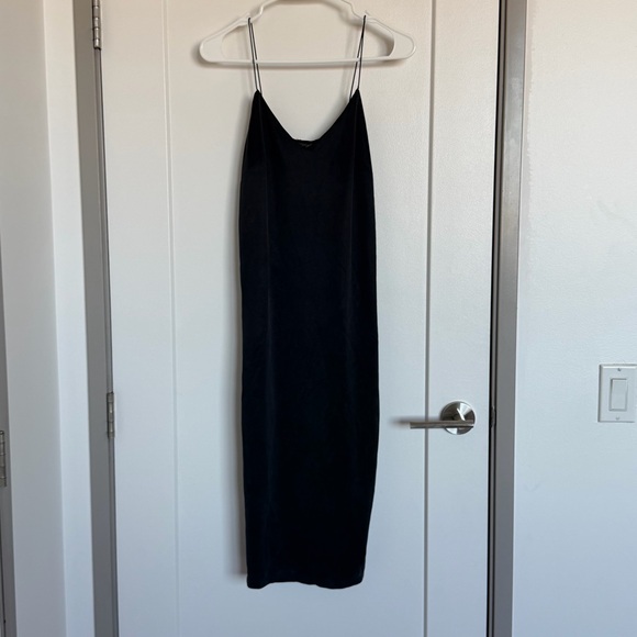 Topshop Dresses & Skirts - Topshop Black Midi Dress